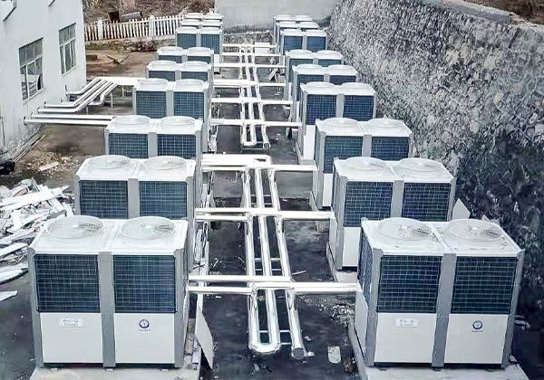 纽恩泰空气能热泵为小区业主提供“0冷水”体验
