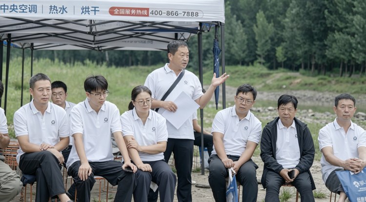 纽恩泰经销商团队户外培训座谈现场
