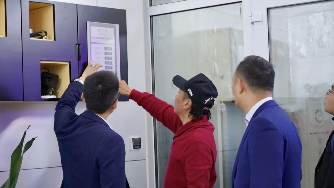 纽恩泰董事长赵密升&容中尔甲